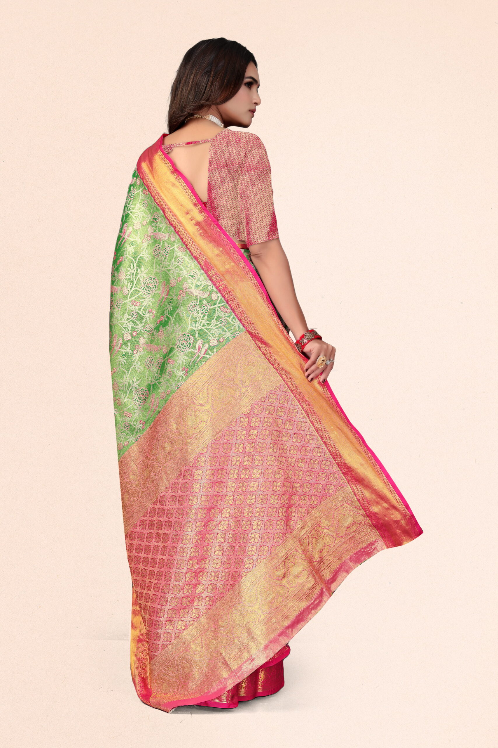 Dharmavaram pattu saree in Parrot Green & Rani Pink with Gold Zari Weaving - Image 4