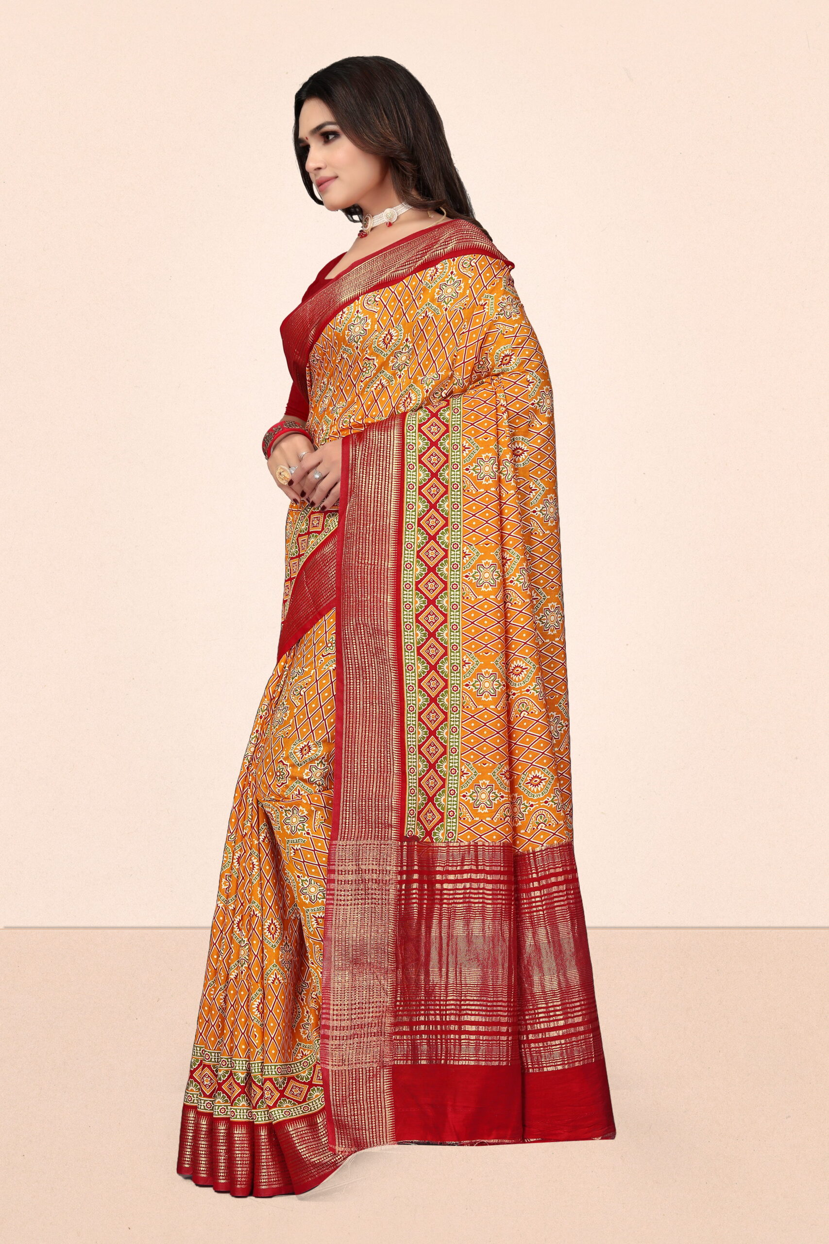Printed Viscose Muslin Saree in Mustard Yellow & Maroon with Chit Pallu - Image 4