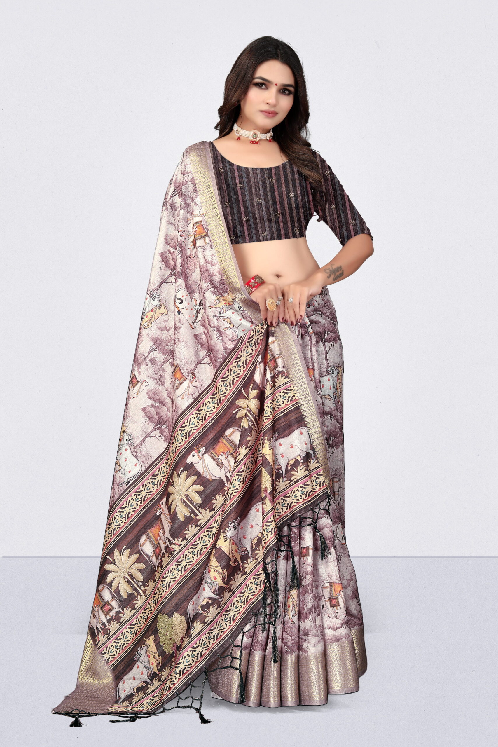 Russian Digital Print Saree in Mauve & Black with Ethnic Cow Motif Pallu - Image 3