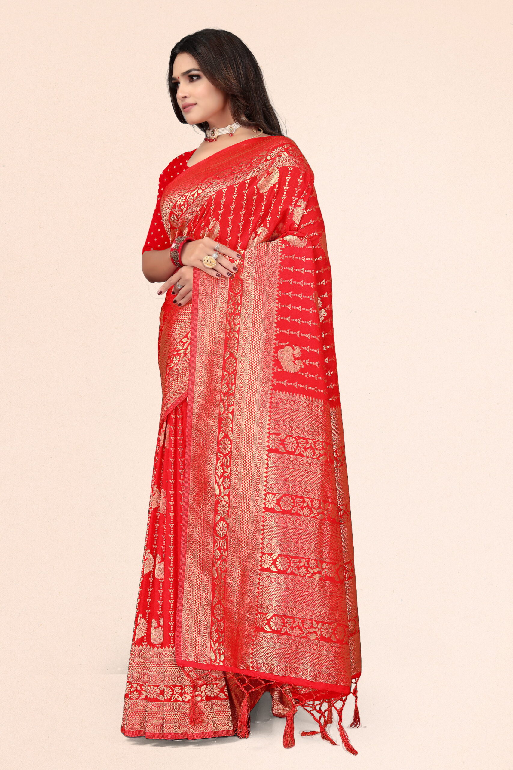 Crepe Georgette Saree in Classic Red with Rich Golden Zari Woven Pallu - Image 3