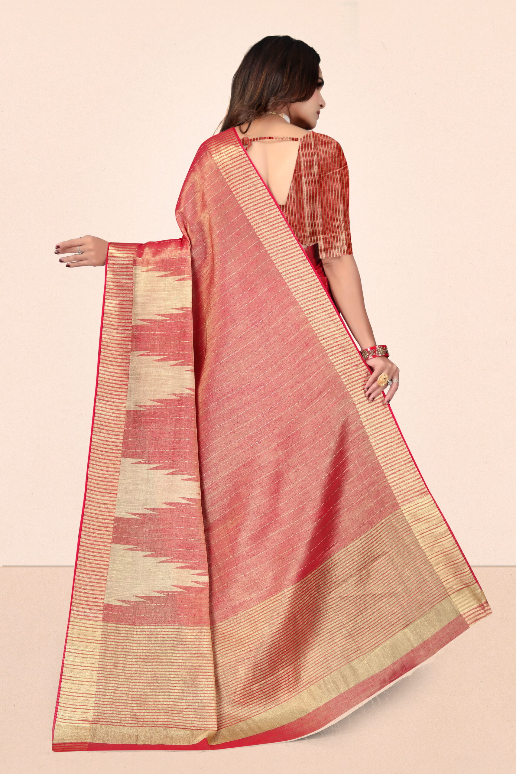 Linen Jari Tissue Saree in Coral Red with Golden Geometric Pallu - Image 4