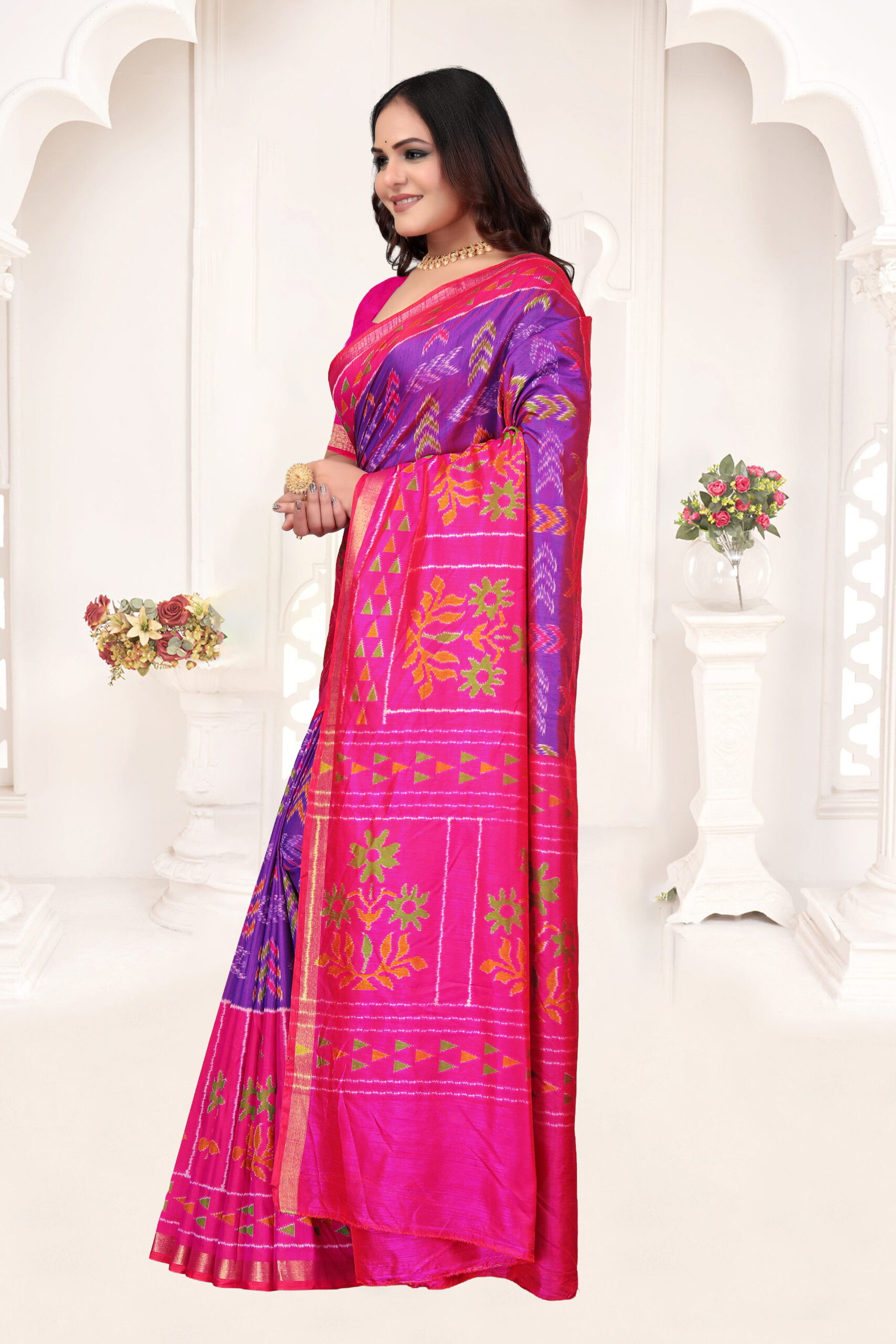 Pochampally Small Jari Border Saree in Pink & Purple with Floral Weave - Image 2