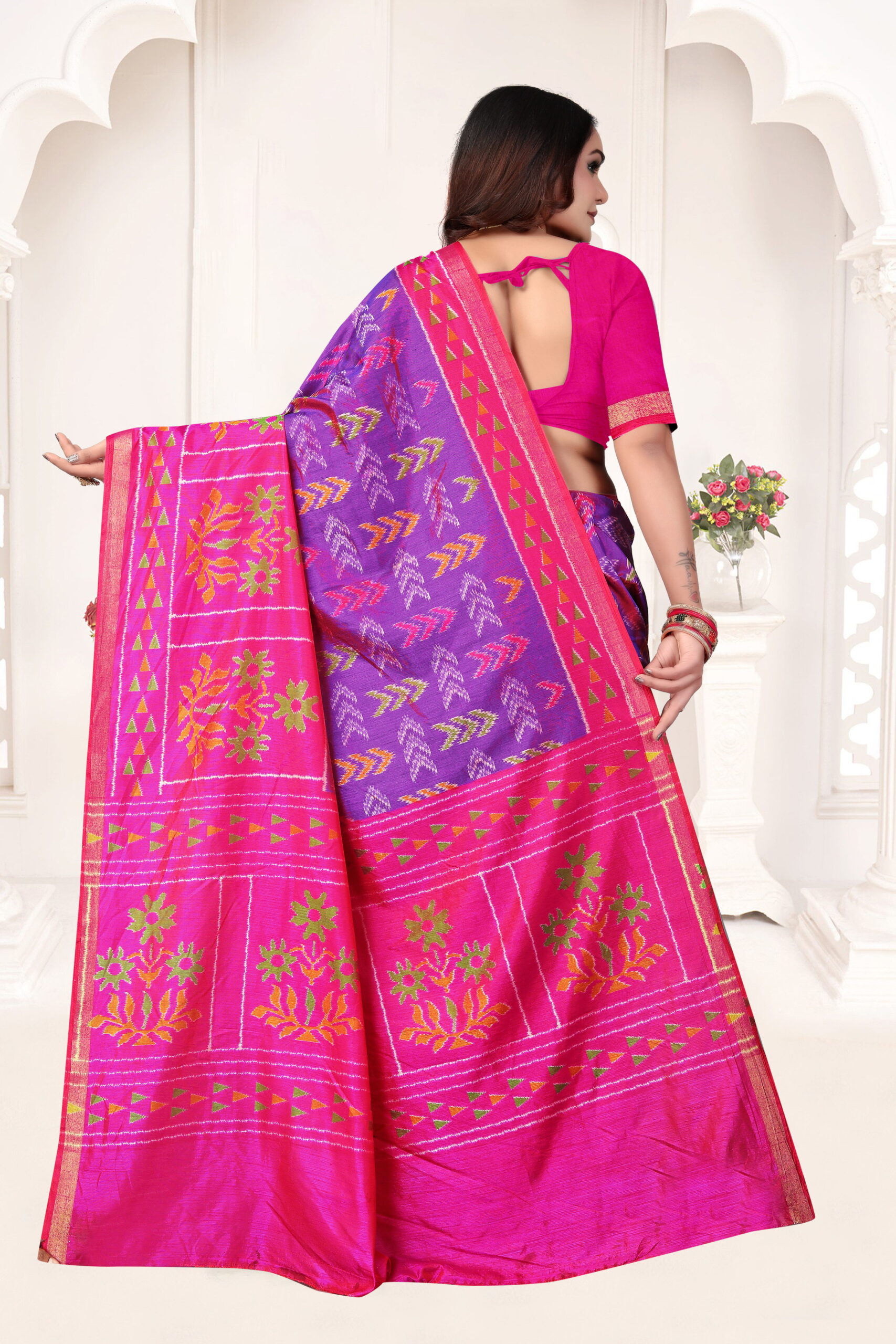 Pochampally Small Jari Border Saree in Pink & Purple with Floral Weave - Image 4