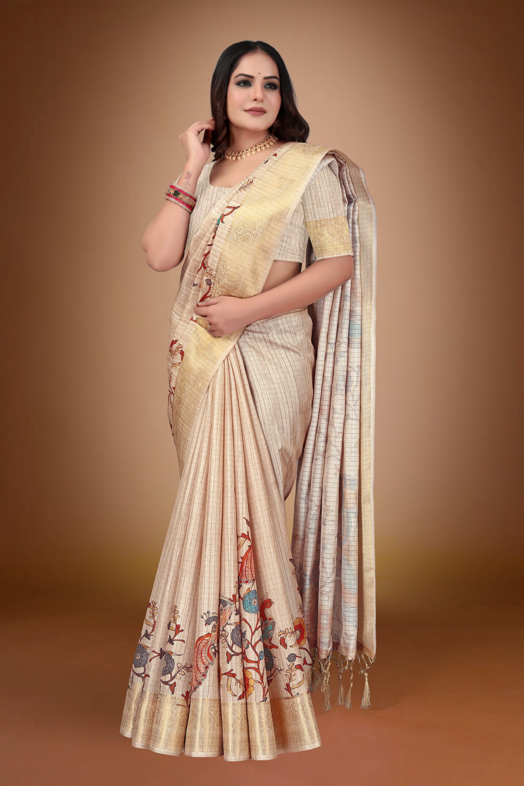 Elegant Russian Chex Saree in Beige with Kalamkari Inspired Pallu & Zari Border - Image 2